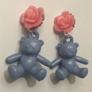 Periwinkle blue teddy bear 🧸 pink rose 🌹 earring
